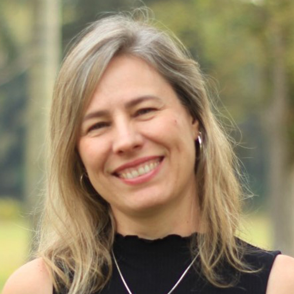 Débora Cristina Rother